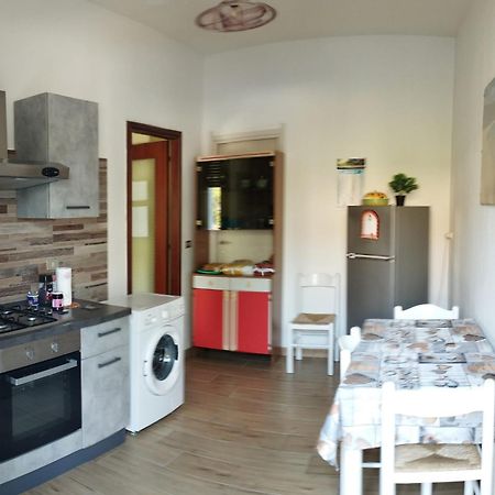 Casa Vacanze"Il Bouganville" 卡尔博尼亚 外观 照片