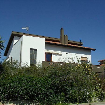 Casa Vacanze"Il Bouganville" 卡尔博尼亚 外观 照片