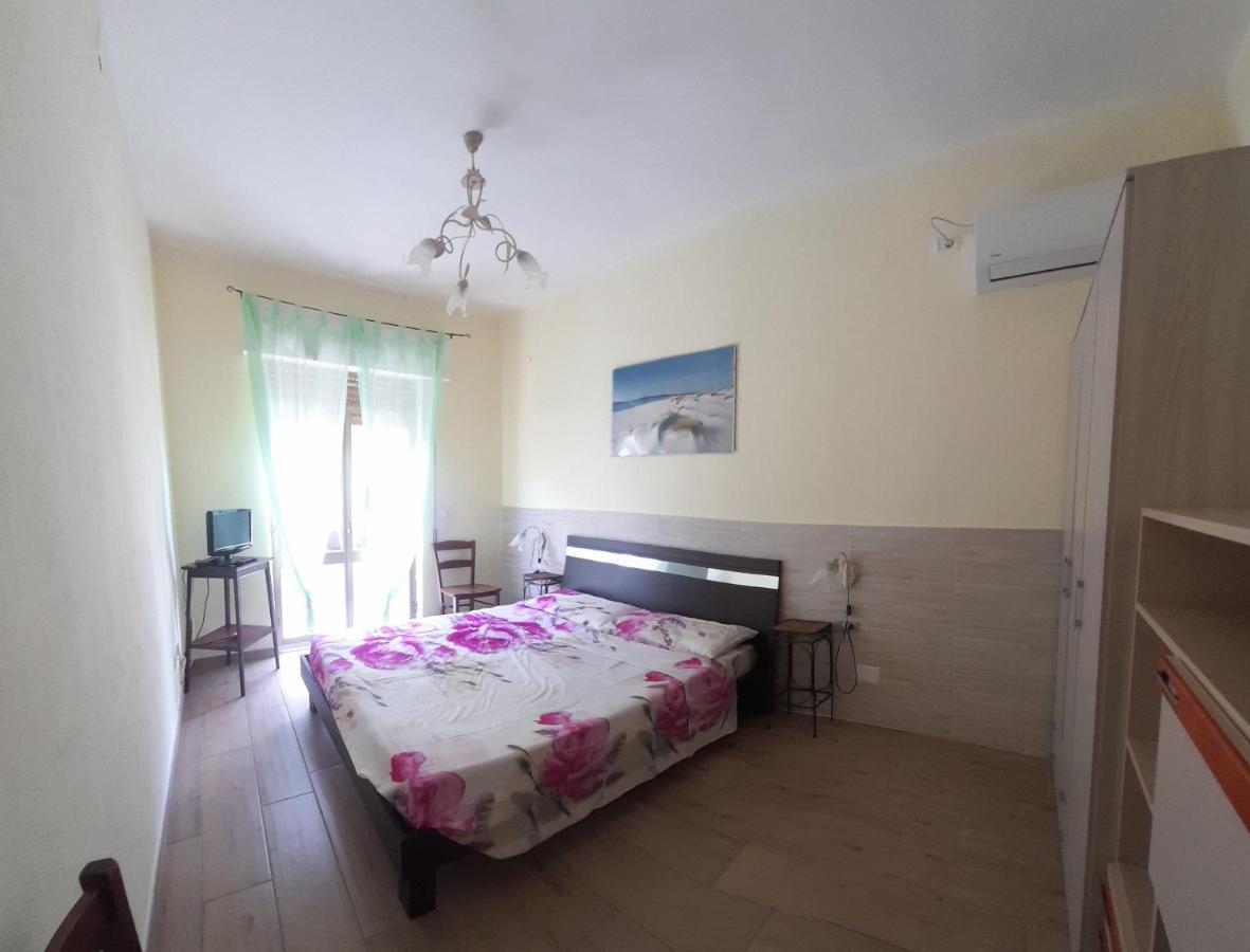 Casa Vacanze"Il Bouganville" 卡尔博尼亚 外观 照片
