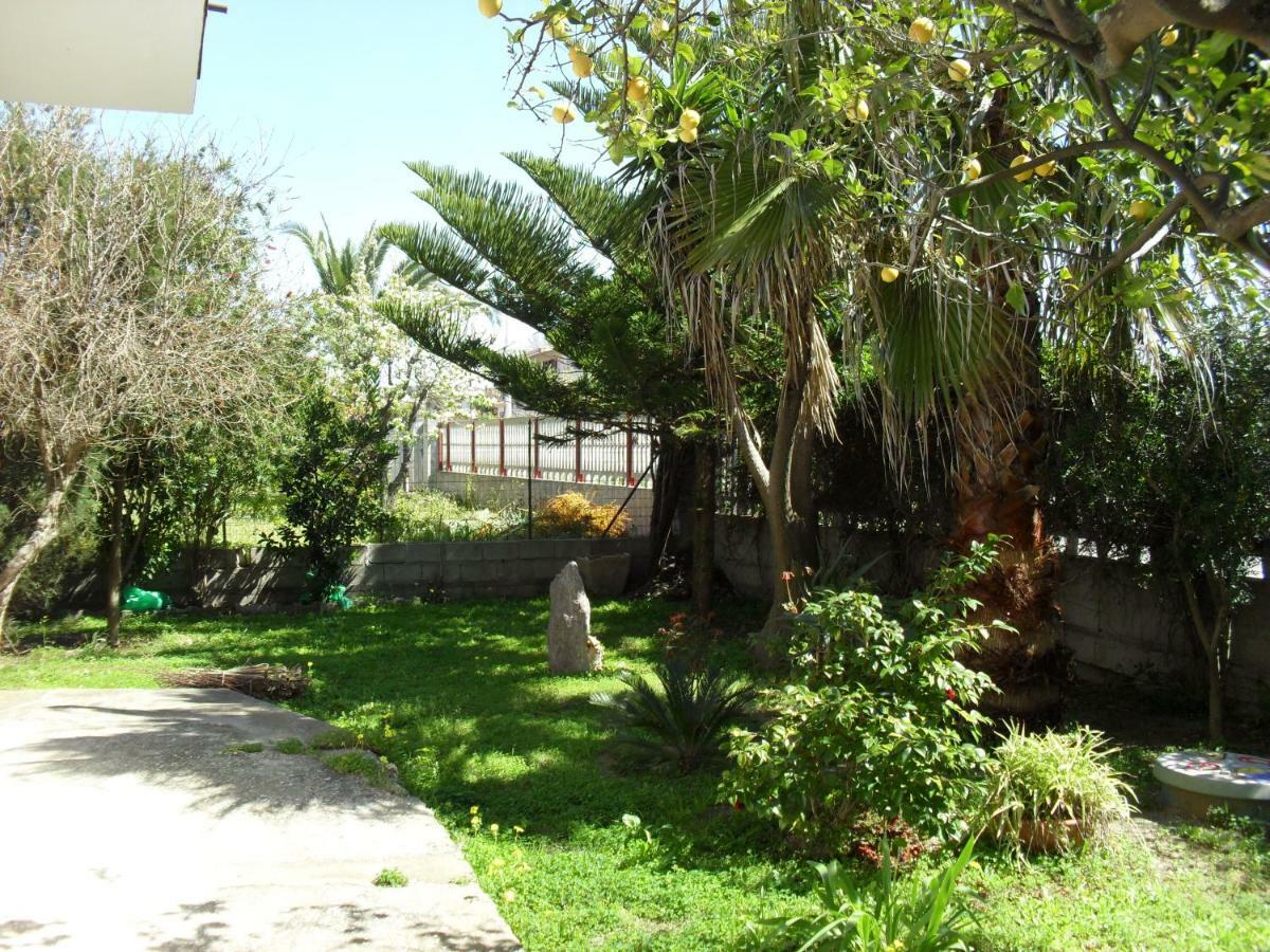 Casa Vacanze"Il Bouganville" 卡尔博尼亚 外观 照片