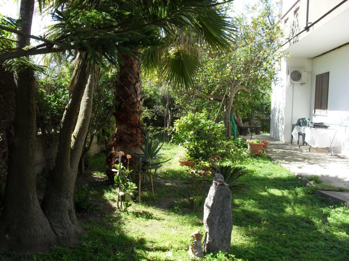 Casa Vacanze"Il Bouganville" 卡尔博尼亚 外观 照片